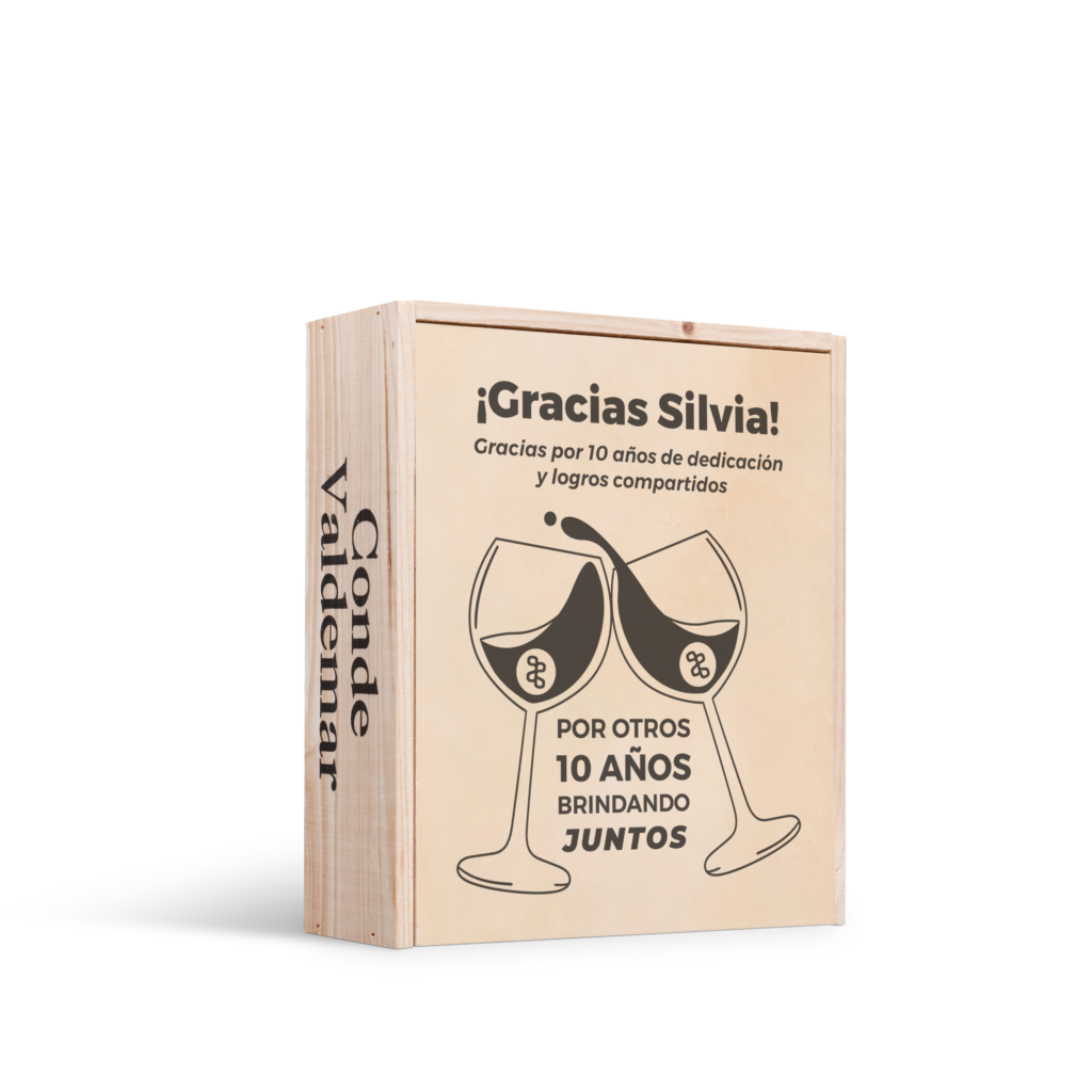 Estuche personalizado a empleado que celebra 10 años en la empresa